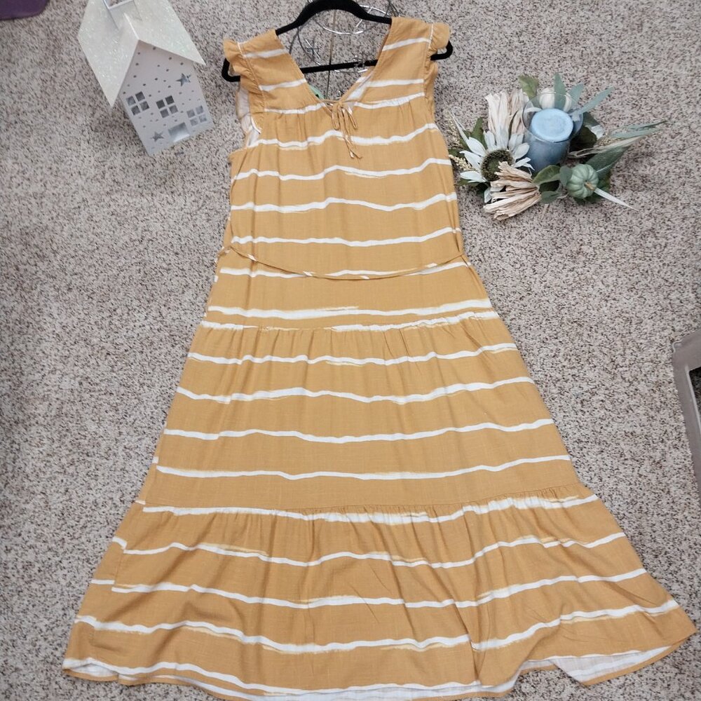3488 Size Large Simply Vera Wang Gold Stripe Dress . - Picture 4 of 7
